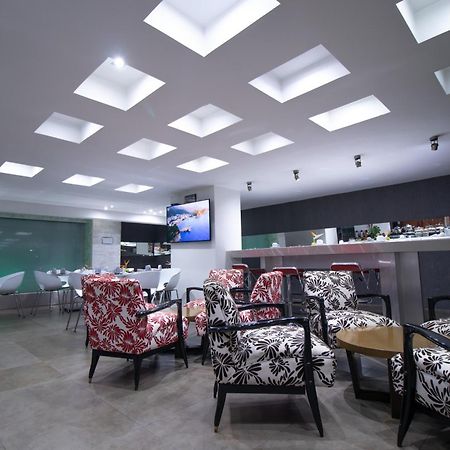 San Simon Hotel Pereira By Soratama Exterior foto The lounge at the airport.